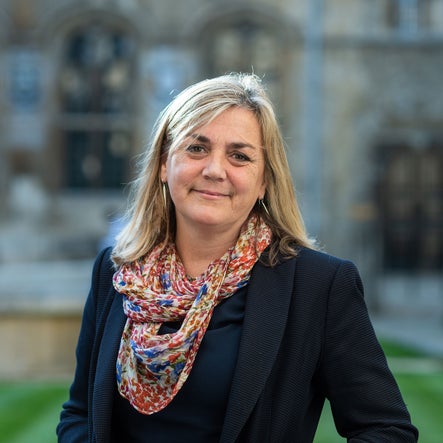 Front facing portrait of Professor Kathy Willis